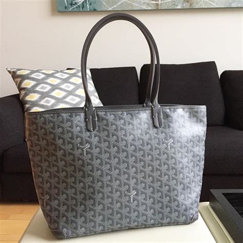 goyard prices paris|goyard bag price per euro.